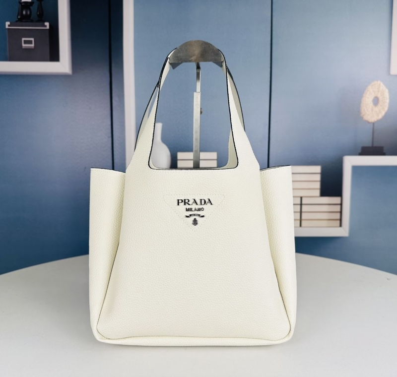 Pra*a shopping bags